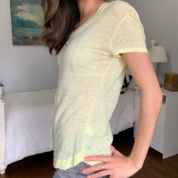 Soft yellow 100% linen t-shirt - Picture 4 of 4